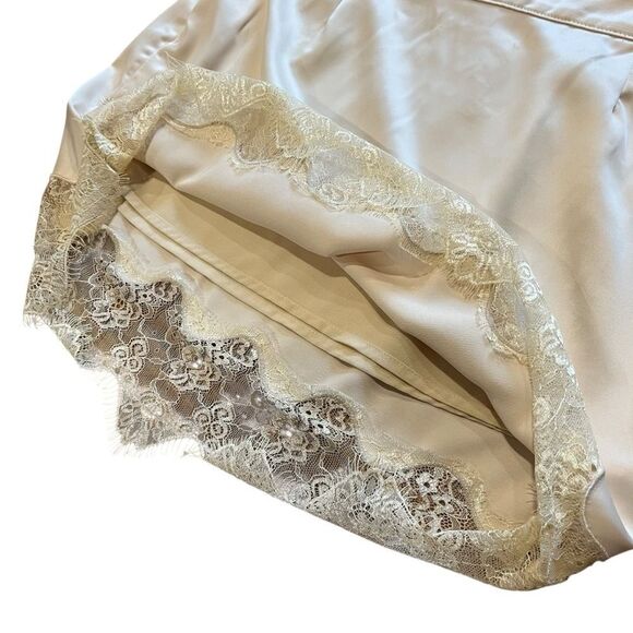 Revolve OnTwelth Cream White Lace Trim Satin Mini Skirt - Picture 7 of 8